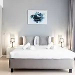 The Skytower - Your Panoramic Life Apartmán *