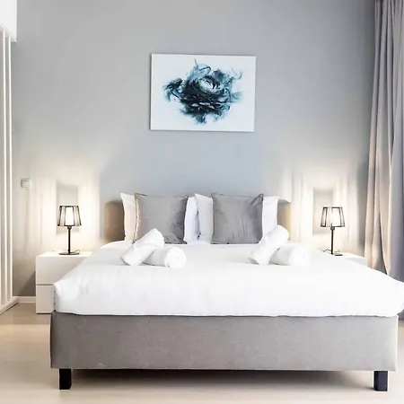 The Skytower - Your Panoramic Life Apartment *